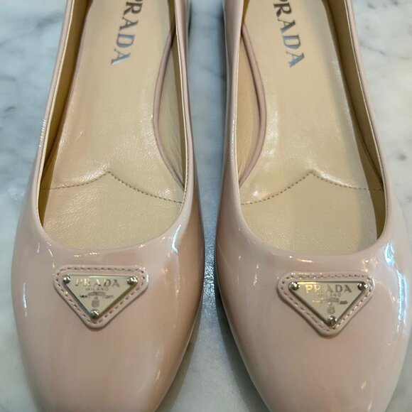 PRADA - Picture 3 of 6